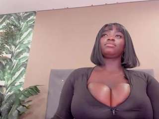 Este modelo está ao vivo agora. betsybennet