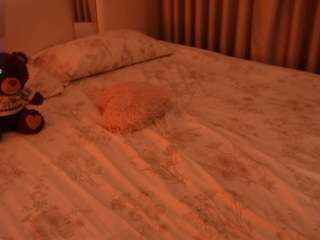 lilycollins18 from CamSoda