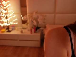 lilycollins18 webcam