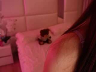 lilycollins18 Toy live webcam