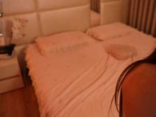 LilyCollins18 live webcam show