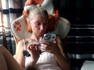 lollyfox live webcam show