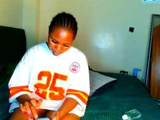 hadassah02's CamSoda show and profile