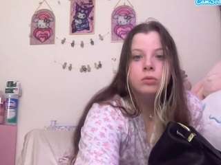 Эта модель сейчас онлайн. jujusworld
