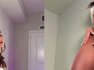 Live webcam model sashalong13 on Soda Cams