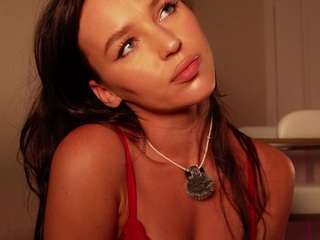 sashalong13 Live Webcam on CamSoda