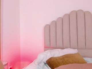 nikki-angel Live Webcam on CamSoda