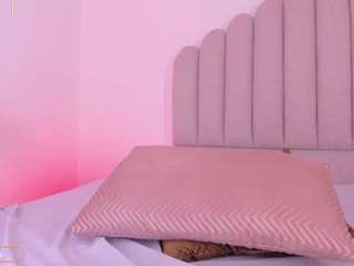 nikki-angel Live Webcam on CamSoda