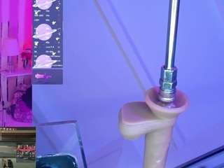 petitesally Live Webcam on CamSoda