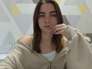 Camgirl is actually offline