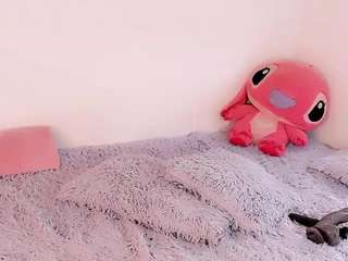 bellahottestt's CamSoda show and profile