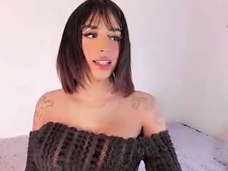 bellahottestt Live Webcam on CamSoda