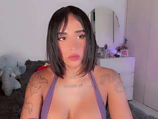 bellahottestt Live Webcam on CamSoda