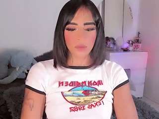 bellahottestt Live Webcam on CamSoda