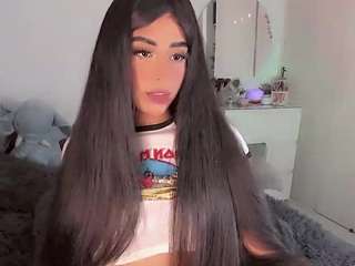 bellahottestt webcam