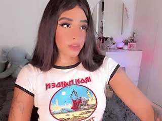 bellahottestt