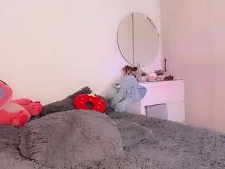 bellahottestt Live Webcam on CamSoda