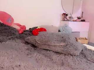 bellahottestt