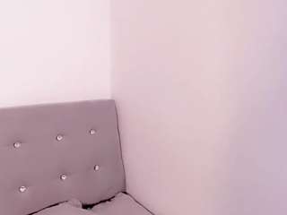 bellahottestt webcam