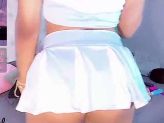 bellahottestt