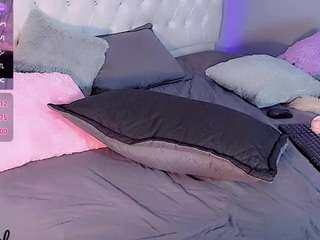 Bellahottestt live webcam show