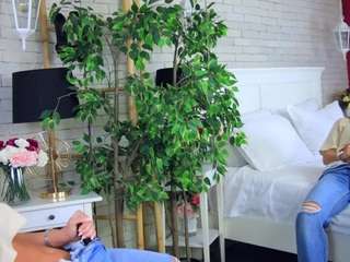 1carlawhite Live Webcam on CamSoda