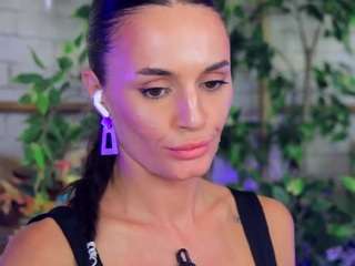 1CarlaWhite live cam preview