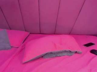 sexyvaleriiaa Live Webcam on CamSoda
