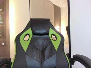 dulce-natyy's CamSoda show and profile