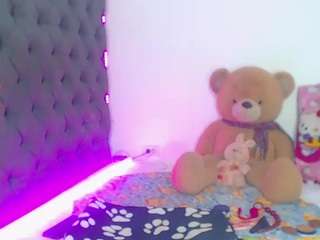 lucianadolll's CamSoda show and profile