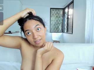 nahomi-miller live cam profile