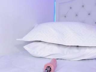 emilyy01 live webcam show