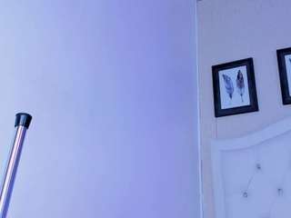 emilyy01 live cam preview