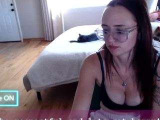 Plantbabeee live cam preview