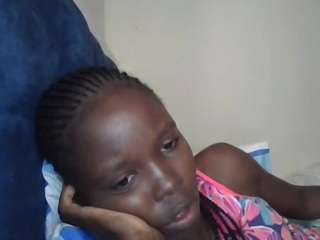 taliah-petite's CamSoda show and profile