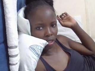 taliah-petite's CamSoda show and profile