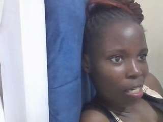 taliah-petite's CamSoda show and profile