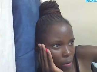 taliah-petite's CamSoda show and profile