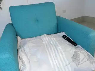 Aura-cute's Live Sex Cam Show