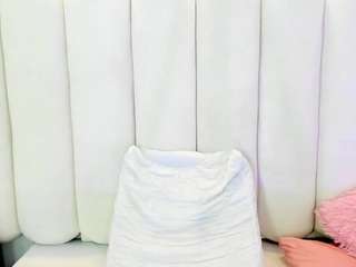 isabella-colinss Live Webcam on CamSoda
