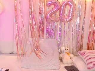 isabella-colinss Live Webcam on CamSoda