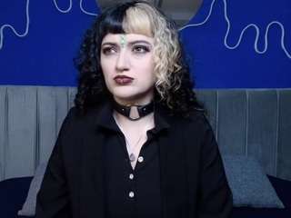 jeannesabatier Live Webcam on CamSoda