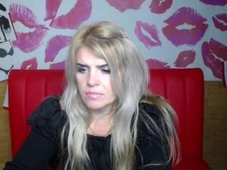 julyabarbi Live Webcam on CamSoda