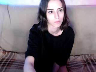 le modèle yummybabes est en webcam porno dans un show sur le site camsoda, il possède les tags suivants: ball sucking,blowjob,brown eyes,dildo or vibrator,fingering,flashing,no drinking,no smoking,skinny,smoking,tattoos,brown hair,hd,small tits