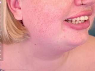 zarareign Live Webcam on CamSoda