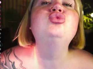 zarareign webcam model