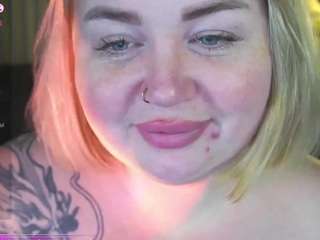 zarareign's CamSoda show and profile