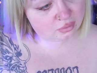 zarareign Live Webcam on CamSoda