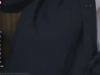 zarareign, female webcam model,  years old, on live webcam