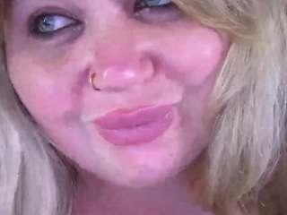 ZaraReign live webcam show